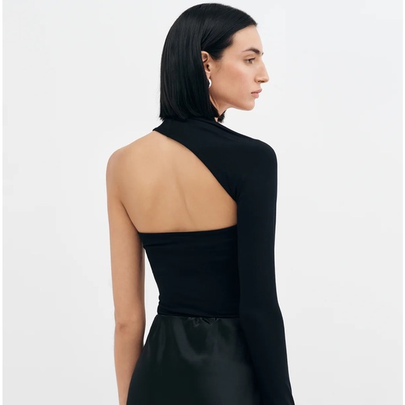 ‼️SOLD‼️ Marcella Manhattan One Shoulder Top - Picture 3 of 4